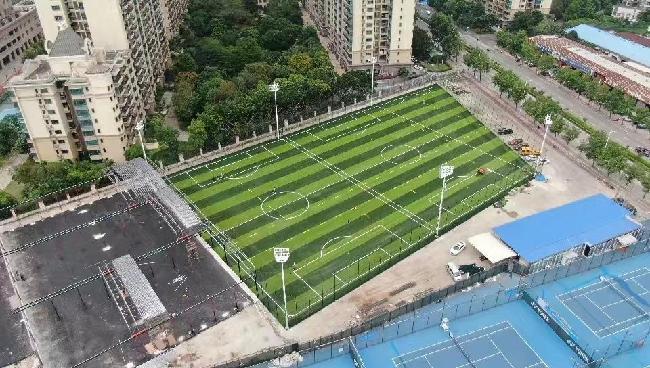 东区足球场
